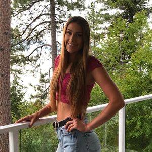 Meet your Posher, Olivia